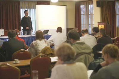 644524_698361326841452_1625242326_n_400_01