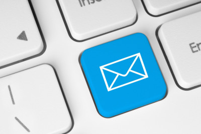 Automatizált véleménykérő email